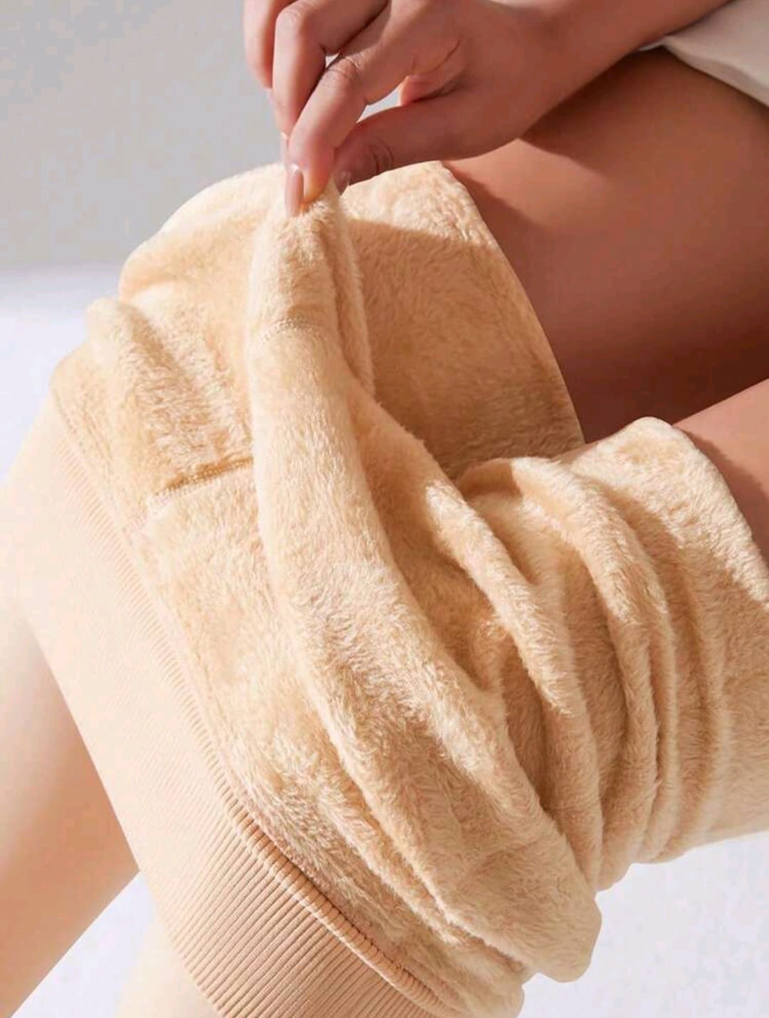 Pantys Efecto Piel, Beige y Blanca todas con chiporro ideal para otoño y el invierno, tus piernas estarán abrigadas y protegidas del frio