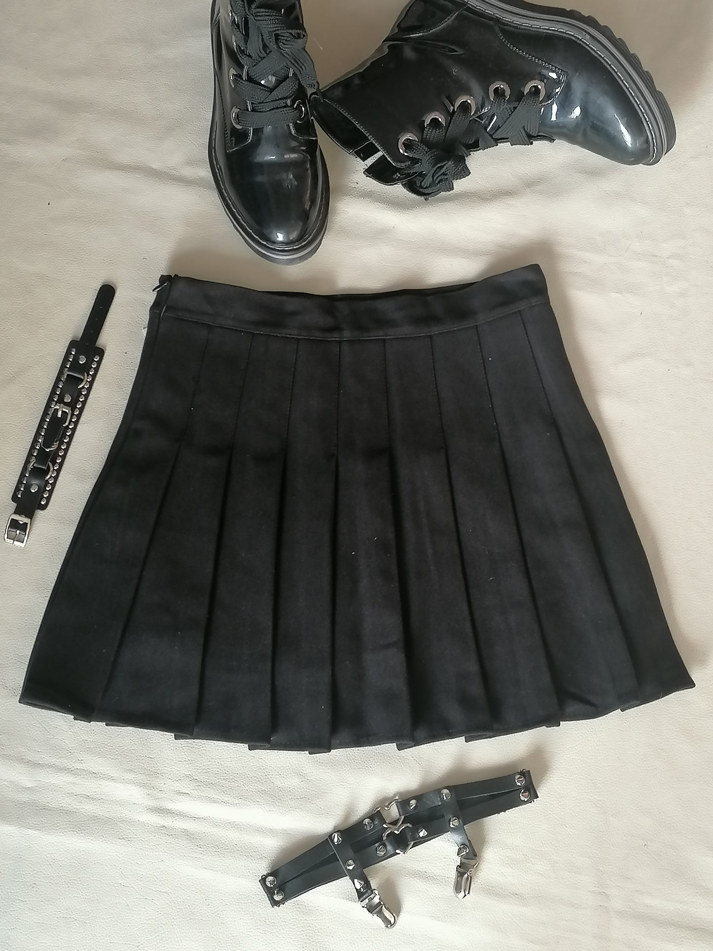 falda plisada negra con diseño, góticos, calavera, dark