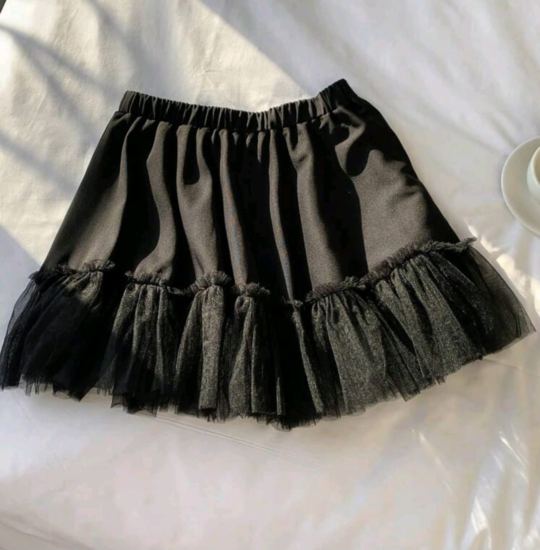 falda plisada negra con diseño, góticos, calavera, dark