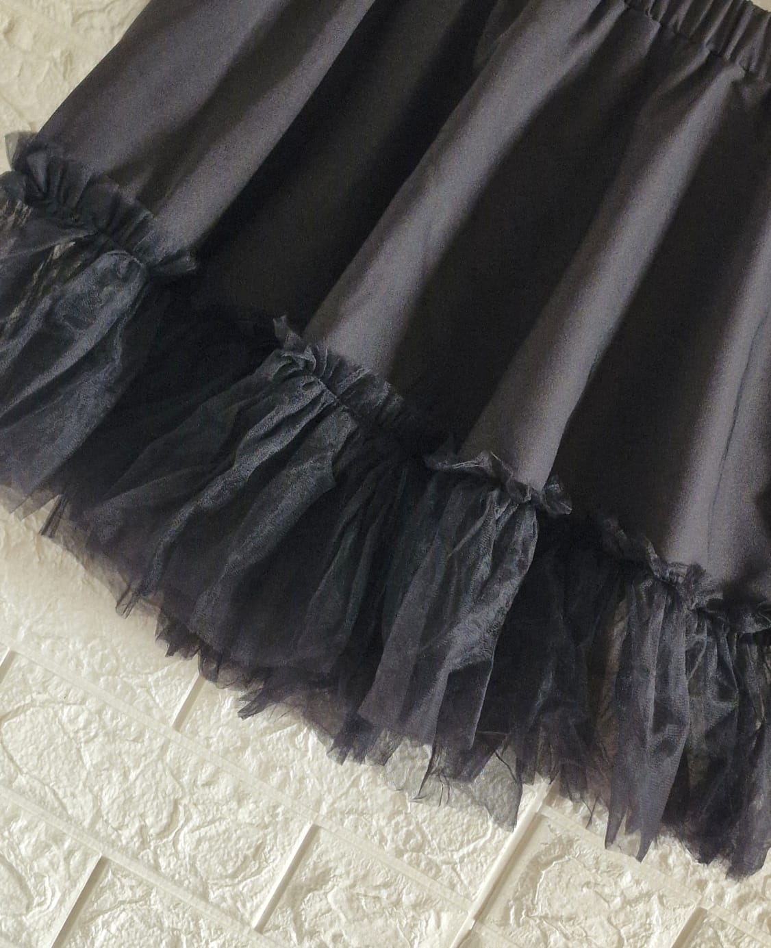 Falda Negra Goth Corta con Tul y elástico