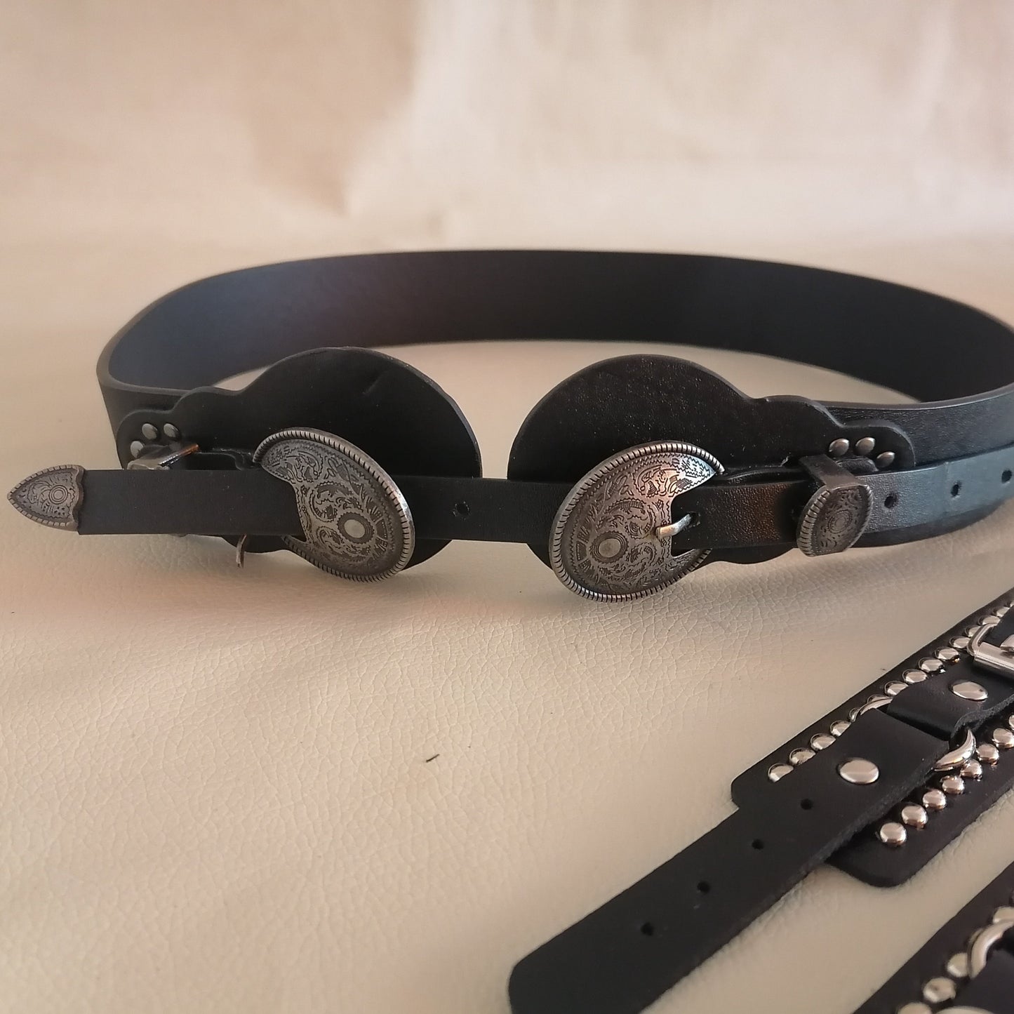 Cinturones variados diseños y modelos para tu estilo ya sea, pop, rock, dark, kawaii o solo casual