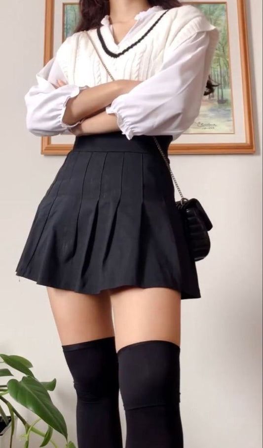 falda plisada negra con diseño, góticos, calavera, dark