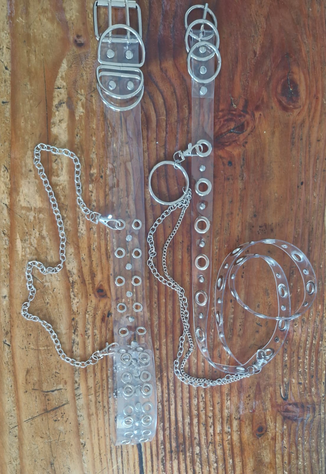 Cinturones correas variados modelos para tu estilo ya sea, pop, rock, dark, kawaii o solo casual.