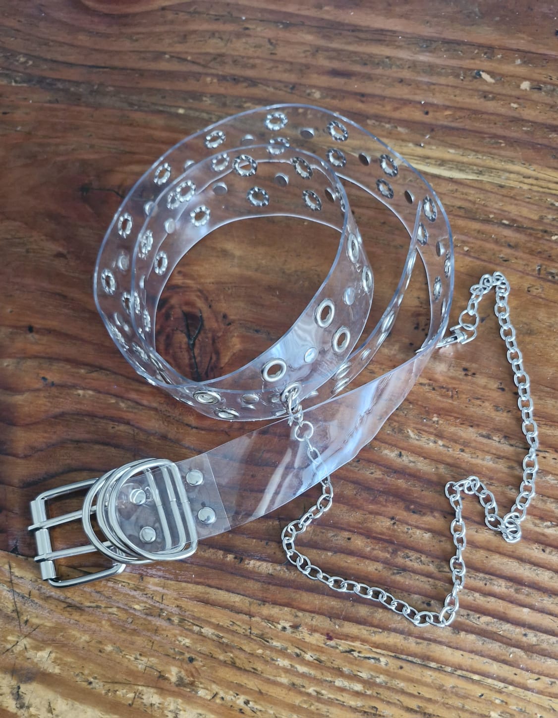 Cinturones correas variados modelos para tu estilo ya sea, pop, rock, dark, kawaii o solo casual.