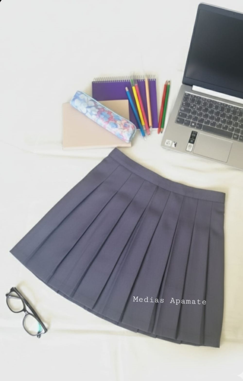 Faldas  Plisadas Escolar Estilo Coreano Gris y Azul Oscuro + Pantys Media de Obsequio