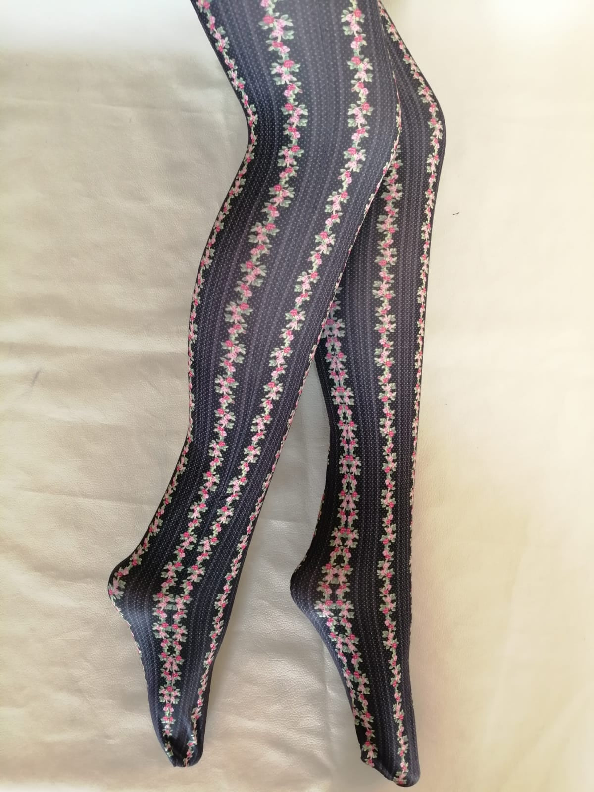 Pantys Negras y Colores variados Diseños.
